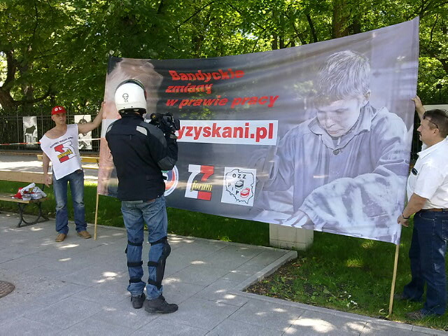 Thumbnail for the post titled: Protest pod Kancelarią Premiera w dniu samospalenia