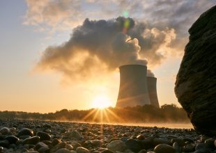 Thumbnail for the post titled: Trzy elektrownie atomowe w Polsce do 2040 roku? Ministerstwo aktualizuje rządowy program energetyki jądrowej