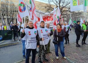 Thumbnail for the post titled: „To dopiero początek”. Tysiące pracowników protestowało w Katowicach